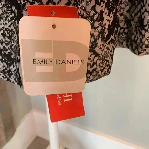 Emily Daniels 3/4 Length Sleeve Blouse - Picture 3 of 5